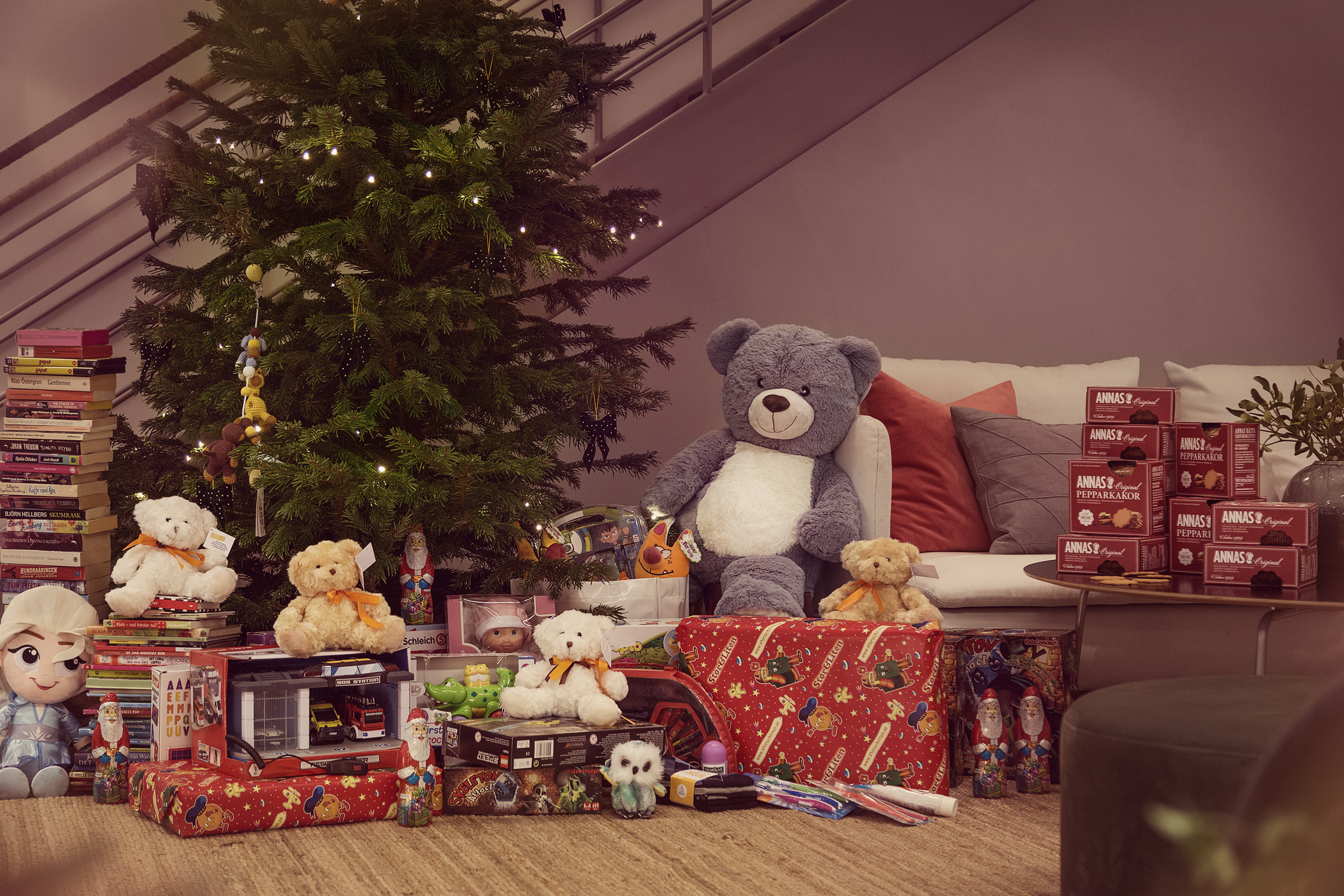 Julklappar under granen